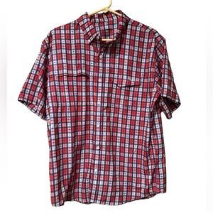 HUK Red Plaid Button Up Men’s Short Sleeve Fishing Shirt Size Medium